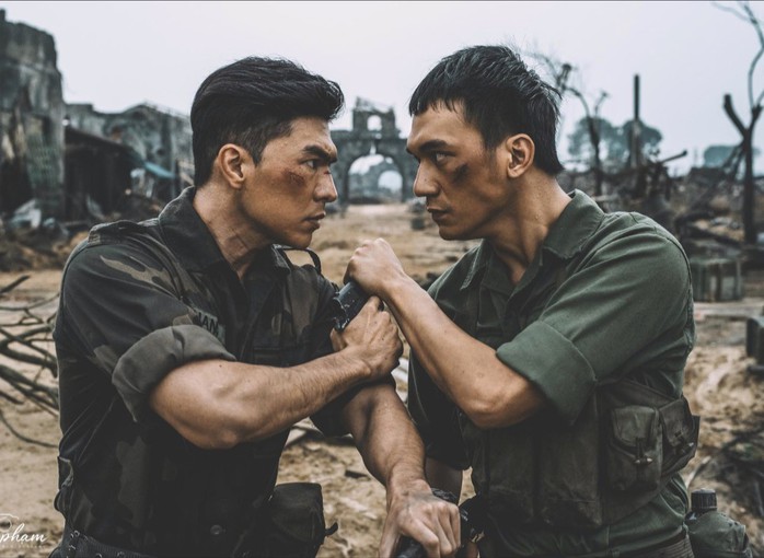 Steven Nguyễn gây sốt với vai phản diện Quang trong "Mưa đỏ"- Ảnh 7. Steven Nguyễn gây sốt với vai phản diện Quang trong "Mưa đỏ"- Ảnh 7.