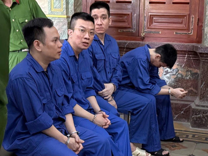 Dùng công nghệ ẩn danh để giao dịch tiền giả tại TP HCM: Phiên tòa xét xử - Ảnh 1. Dùng công nghệ ẩn danh để giao dịch tiền giả tại TP HCM: Phiên tòa xét xử - Ảnh 1.