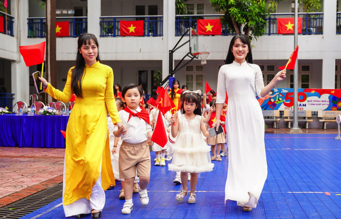 Lễ khai giảng đặc biệt của 1,7 triệu thầy, cô và gần 30 triệu học sinh, sinh viên - Ảnh 1.
