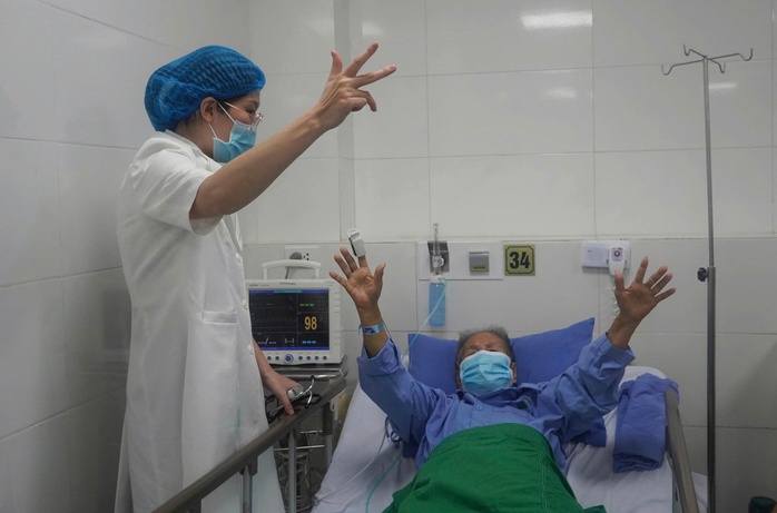 Cụ bà 90 tuổi ở Cần Thơ hồi phục kỳ diệu sau đột quỵ- Ảnh 2. Cụ bà 90 tuổi ở Cần Thơ hồi phục kỳ diệu sau đột quỵ- Ảnh 2.