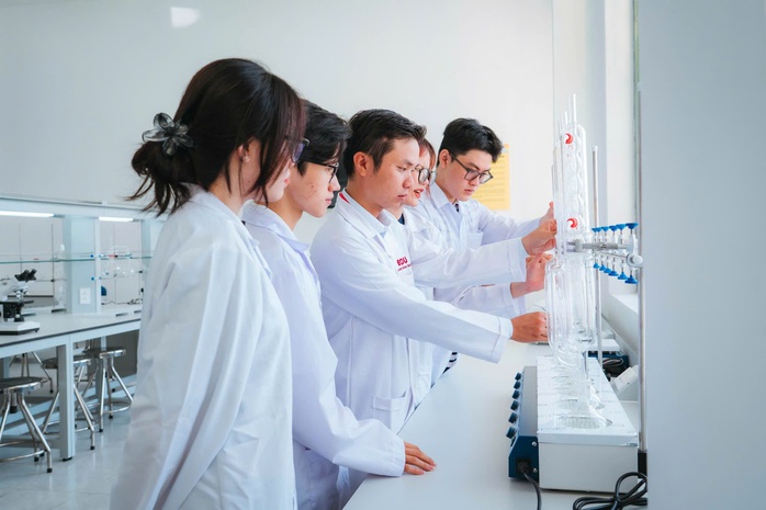 Trường Đại học Bình Dương giảm 50 % học phí cho học sinh hộ nghèo và cận nghèo - Ảnh 1. Trường Đại học Bình Dương giảm 50 % học phí cho học sinh hộ nghèo và cận nghèo - Ảnh 1.