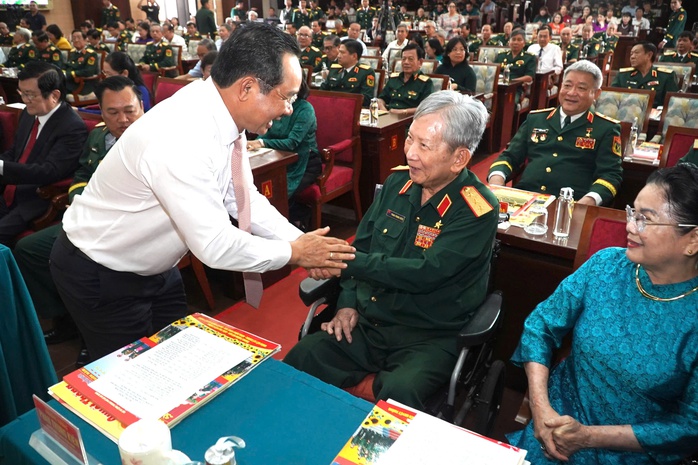 Bí thư Thành ủy TP HCM Trần Lưu Quang dự Lễ kỷ niệm 80 năm Ngày truyền thống LLVT thành phố - Ảnh 2.
