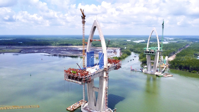 Phó Bí thư Thành ủy TP HCM Võ Văn Minh khảo sát các tuyến giao thông trọng điểm kết nối - Ảnh 3.