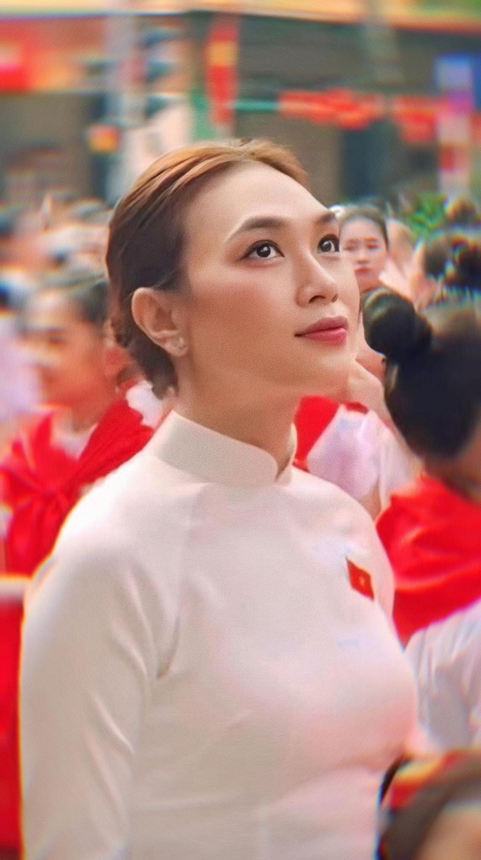 Nhan sắc Mỹ Tâm - Ảnh 1.