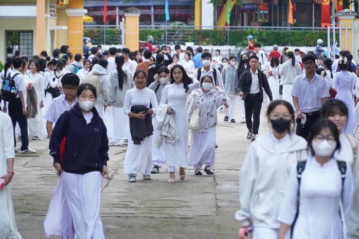 Tưng bừng khai giảng năm học mới đặc biệt chưa từng có - Ảnh 3.