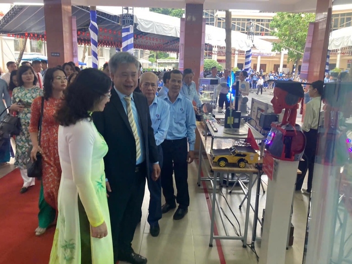 Tưng bừng khai giảng năm học mới đặc biệt chưa từng có - Ảnh 9.