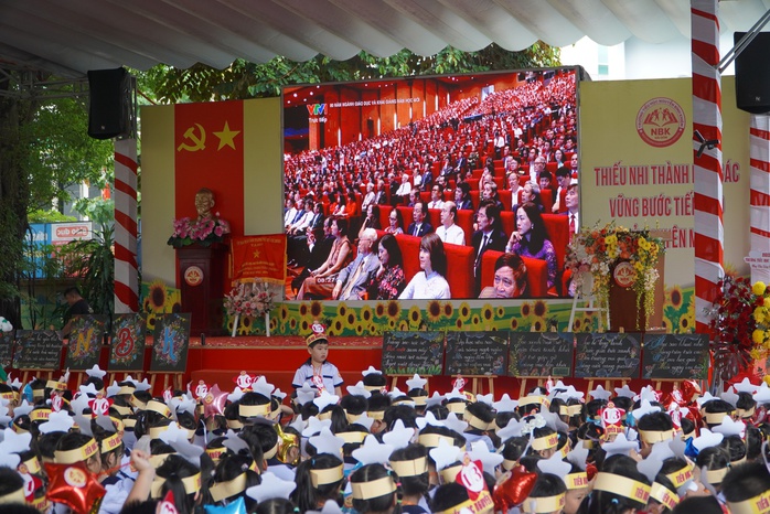 Nhiều cảm xúc trong ngày khai giảng đặc biệt của học sinh đầu cấp- Ảnh 5.