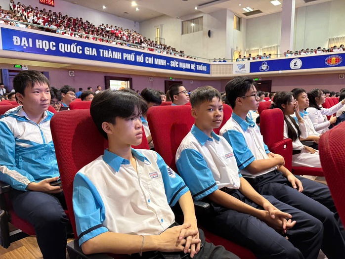 Tưng bừng khai giảng năm học mới đặc biệt chưa từng có - Ảnh 36.