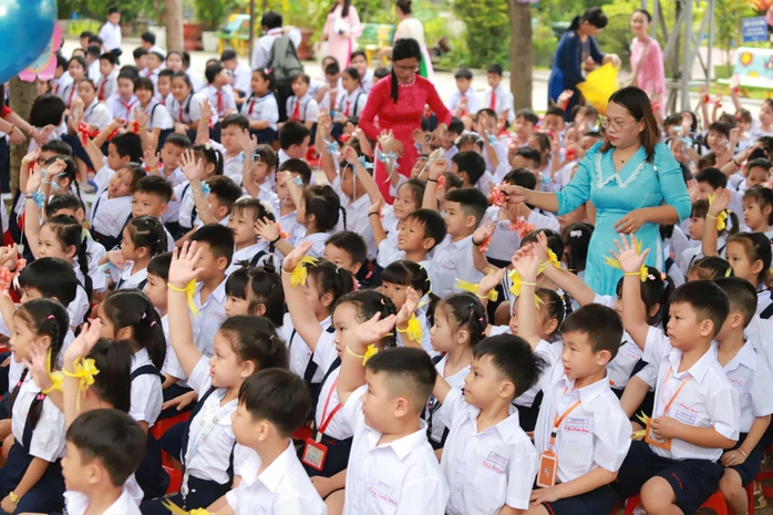 Tưng bừng khai giảng năm học mới đặc biệt chưa từng có - Ảnh 35.