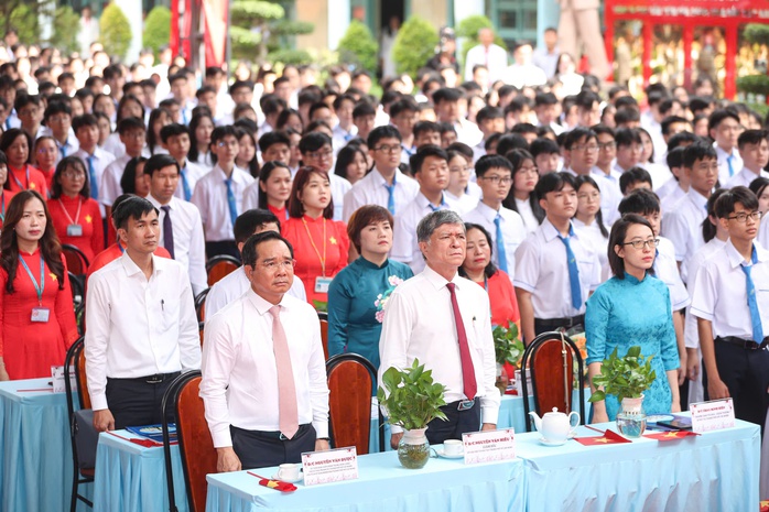 Tưng bừng khai giảng năm học mới đặc biệt chưa từng có - Ảnh 43.