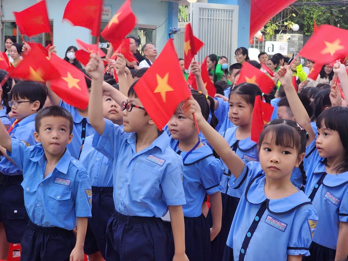 Tưng bừng khai giảng năm học mới đặc biệt chưa từng có - Ảnh 16.