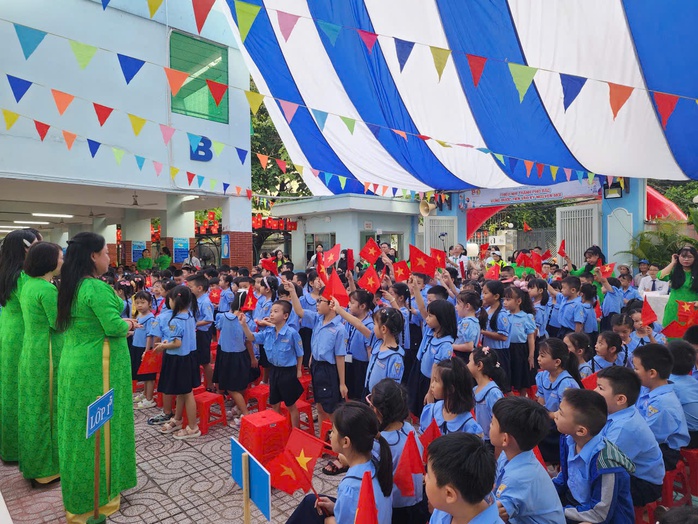 Tưng bừng khai giảng năm học mới đặc biệt chưa từng có - Ảnh 17.