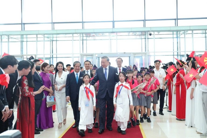 Tổng Bí thư: Đầu tư cho giáo dục là đầu tư cho sự phát triển bền vững và hùng cường của đất nước- Ảnh 3.