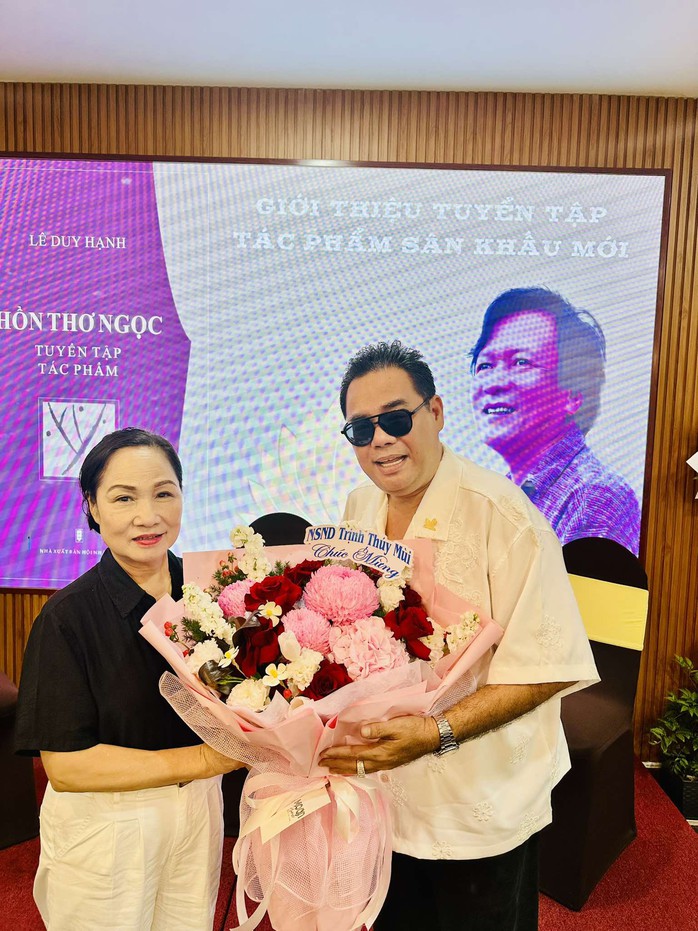 Ra mắt sách và vở "Hồn thơ ngọc" tưởng nhớ tác giả Lê Duy Hạnh - Ảnh 7.