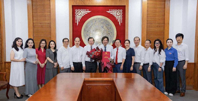NSƯT, TS Bùi Như Lai được bổ nhiệm tân hiệu trưởng Trường Đại học Sân khấu - Điện ảnh Hà Nội- Ảnh 2. NSƯT, TS Bùi Như Lai được bổ nhiệm tân hiệu trưởng Trường Đại học Sân khấu - Điện ảnh Hà Nội- Ảnh 2.
