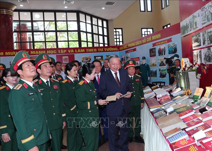Tổng Bí thư Tô Lâm dự Lễ Kỷ niệm 80 năm Ngày truyền thống Bộ Tổng Tham mưu QĐND Việt Nam- Ảnh 7.