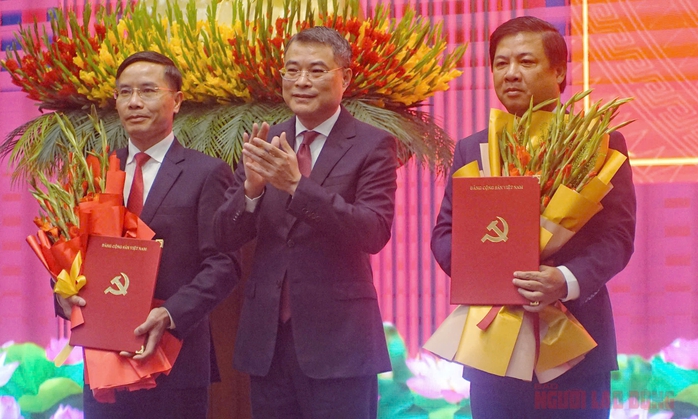 Công bố quyết định chỉ định Bí thư, giới thiệu nhân sự để bầu giữ chức Chủ tịch UBND TP Đà Nẵng- Ảnh 1. Công bố quyết định chỉ định Bí thư, giới thiệu nhân sự để bầu giữ chức Chủ tịch UBND TP Đà Nẵng- Ảnh 1.