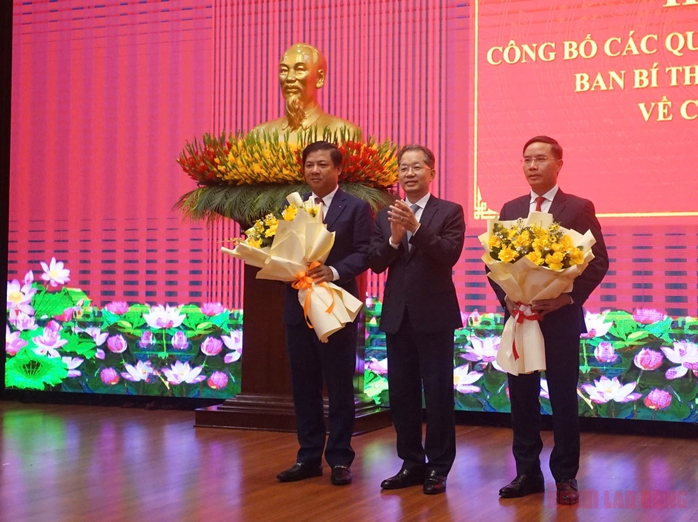 Công bố quyết định chỉ định Bí thư, giới thiệu nhân sự để bầu giữ chức Chủ tịch UBND TP Đà Nẵng- Ảnh 2. Công bố quyết định chỉ định Bí thư, giới thiệu nhân sự để bầu giữ chức Chủ tịch UBND TP Đà Nẵng- Ảnh 2.