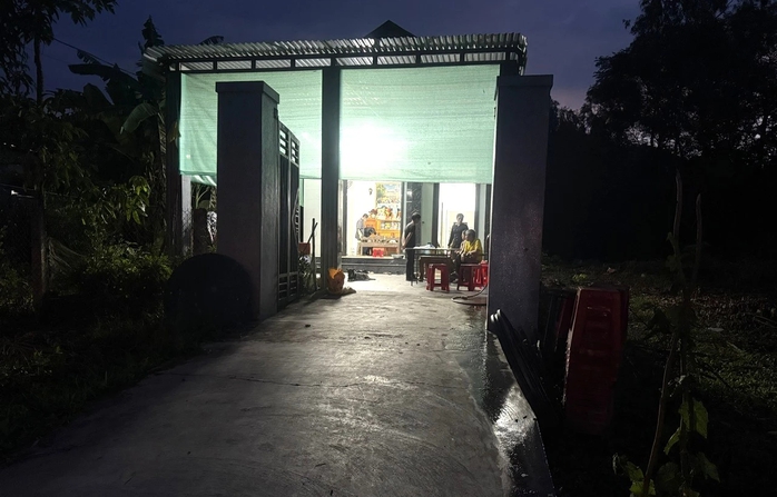 Người đàn ông tử vong bất thường trong rẫy keo ở Quảng Trị - Ảnh 1.