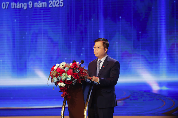 Tổng Bí thư Tô Lâm trao tặng Huân chương Lao động hạng nhất cho Đài Truyền hình Việt Nam- Ảnh 5. Tổng Bí thư Tô Lâm trao tặng Huân chương Lao động hạng nhất cho Đài Truyền hình Việt Nam- Ảnh 5.