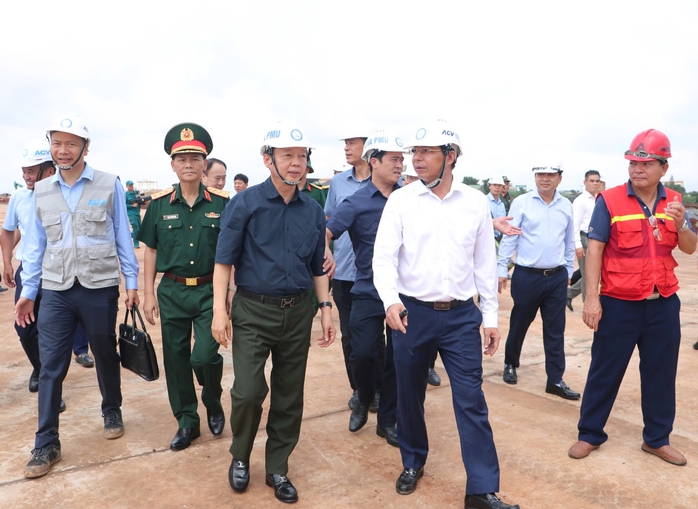 Phó Thủ tướng Trần Hồng Hà kiểm tra tiến độ sân bay Long Thành - Ảnh 3.