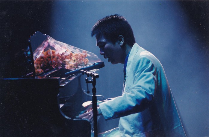 Trần Mạnh Tuấn mang tiếng saxophone trở lại đêm nhạc Phú Quang- Ảnh 3. Trần Mạnh Tuấn mang tiếng saxophone trở lại đêm nhạc Phú Quang- Ảnh 3.