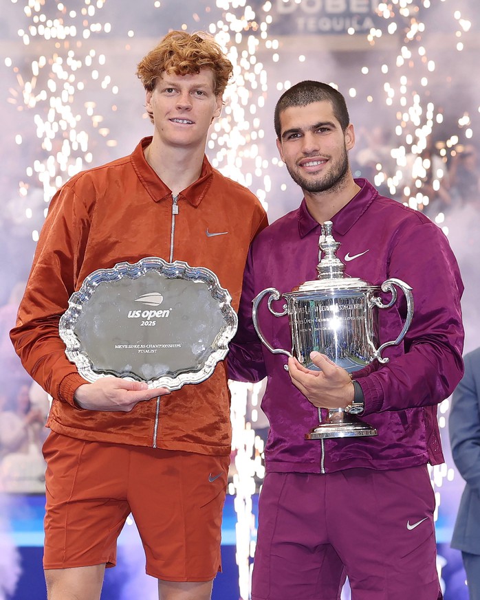 HLV của Alcaraz tiết lộ kế hoạch 15 ngày hạ Sinner ở chung kết US Open- Ảnh 2. HLV của Alcaraz tiết lộ kế hoạch 15 ngày hạ Sinner ở chung kết US Open- Ảnh 2.