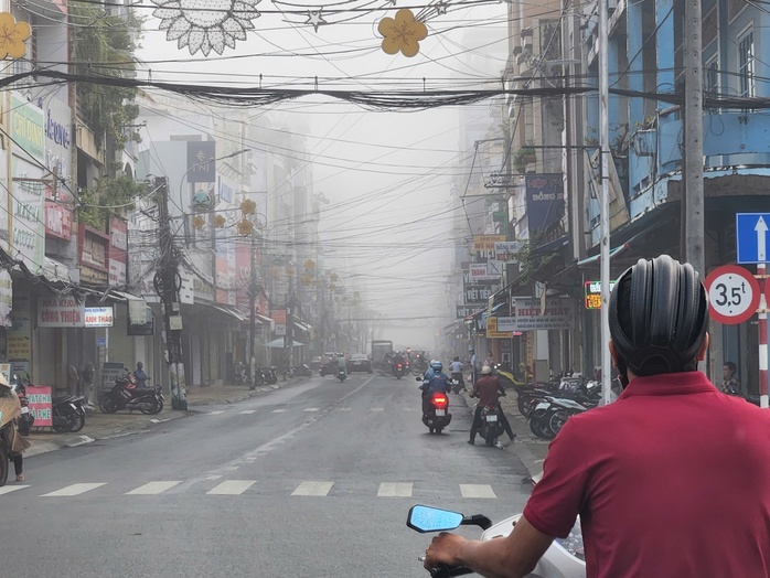 Cần Thơ: Sương mù xuất hiện dày đặc tại nhiều nơi - Ảnh 2.
