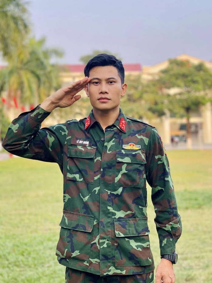 Anh Tạ "Mưa đỏ" có một sinh nhật đầy ắp tình yêu thương- Ảnh 13. Anh Tạ "Mưa đỏ" có một sinh nhật đầy ắp tình yêu thương- Ảnh 13.
