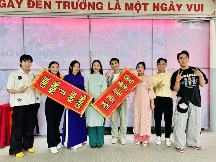 "Sân khấu học đường" khởi động tại TP HCM: Lan tỏa tình yêu âm nhạc và nghệ thuật dân tộc- Ảnh 3. "Sân khấu học đường" khởi động tại TP HCM: Lan tỏa tình yêu âm nhạc và nghệ thuật dân tộc- Ảnh 3.