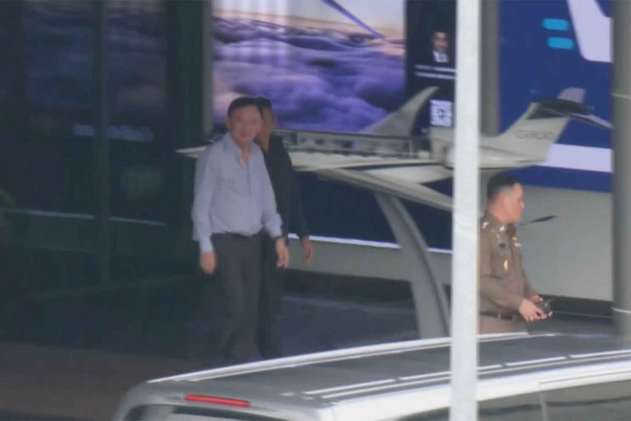 Thaksin Shinawatra trở về Thái Lan trước phán quyết quan trọng của tòa án Tối cao - Ảnh 1. Thaksin Shinawatra trở về Thái Lan trước phán quyết quan trọng của tòa án Tối cao - Ảnh 1.