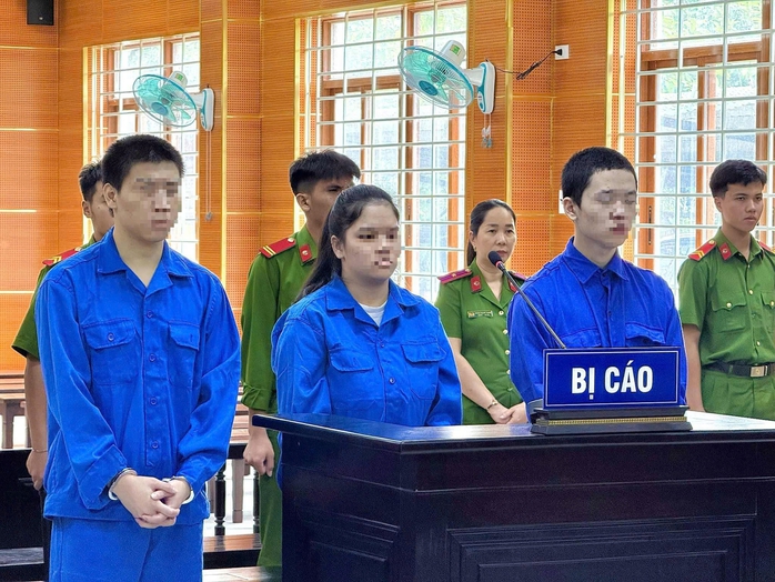 Sát hại tài xế taxi cướp tài sản, 3 người Trung Quốc lĩnh 43 năm tù - Ảnh 1. Sát hại tài xế taxi cướp tài sản, 3 người Trung Quốc lĩnh 43 năm tù - Ảnh 1.
