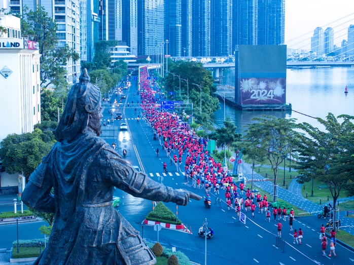 Giải Marathon quốc tế TP HCM Techcombank 2025: Bước chạy vì một Việt Nam vượt trội - Ảnh 1.