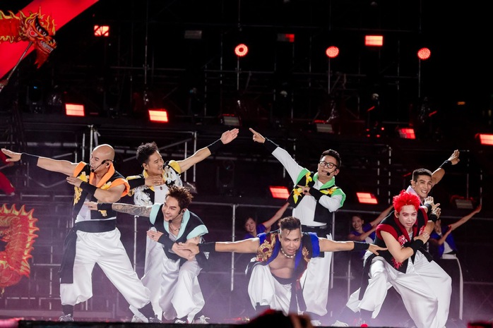 Khép lại hành trình rực rỡ của chuỗi concert "Anh trai vượt ngàn chông gai"- Ảnh 5. Khép lại hành trình rực rỡ của chuỗi concert "Anh trai vượt ngàn chông gai"- Ảnh 5.