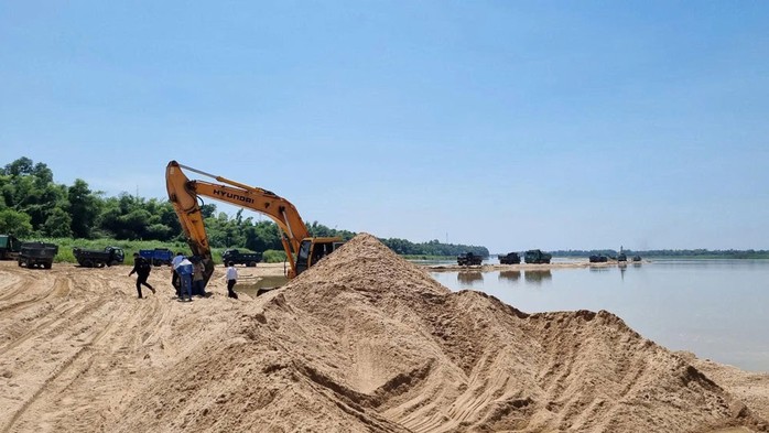 Ngăn bán cát ra ngoài tỉnh thế nào khi chênh lệch giá?- Ảnh 2. Ngăn bán cát ra ngoài tỉnh thế nào khi chênh lệch giá?- Ảnh 2.