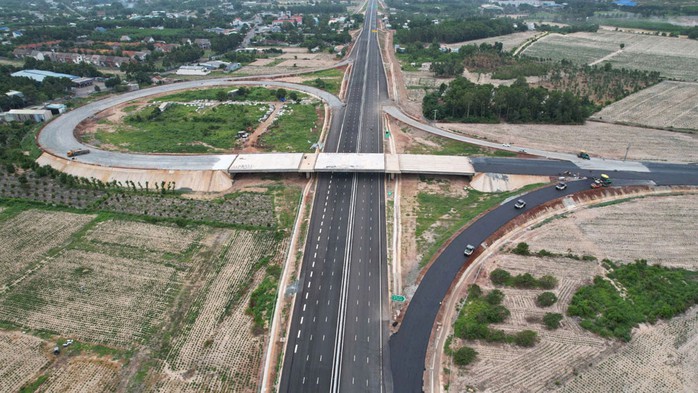 Vun bồi sức mạnh cho siêu đô thị (*): Đa dạng kết nối- Ảnh 2.