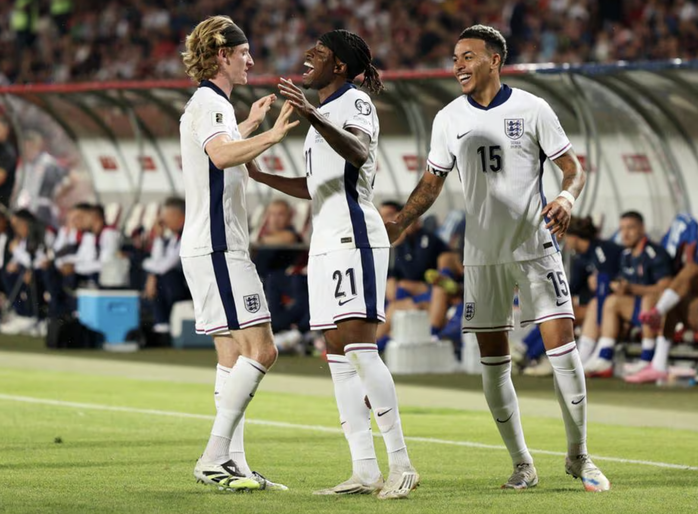Đại thắng "năm sao" Serbia, tuyển Anh tiến gần vé dự World Cup 2026- Ảnh 4. Đại thắng "năm sao" Serbia, tuyển Anh tiến gần vé dự World Cup 2026- Ảnh 4.
