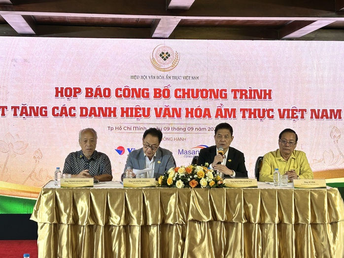 Tôn vinh nghệ nhân ẩm thực, khẳng định thương hiệu Việt- Ảnh 1. Tôn vinh nghệ nhân ẩm thực, khẳng định thương hiệu Việt- Ảnh 1.