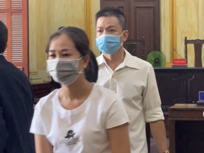 Chủ spa Tây Cơ giữ vai trò chính trong vụ lừa giúp 3 cựu cán bộ công an “thoát" kỷ luật- Ảnh 2. Chủ spa Tây Cơ giữ vai trò chính trong vụ lừa giúp 3 cựu cán bộ công an “thoát" kỷ luật- Ảnh 2.