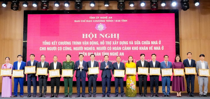 Người ngh&egrave;o được an cư - Ảnh 1.