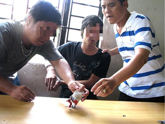 Vết trượt d&agrave;i của "hiệp sĩ" Nguyễn Thanh Hải  - Ảnh 1.