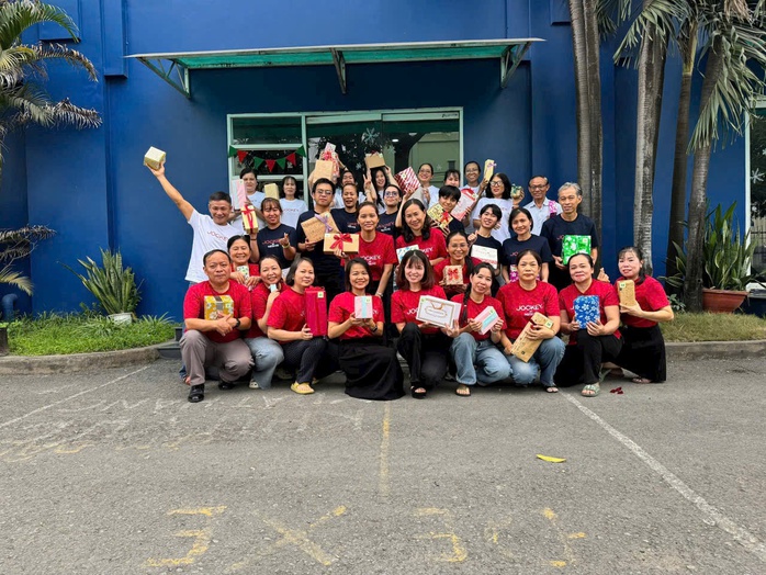 Người nhận thưởng hậu hĩnh, người l&agrave;m xuy&ecirc;n lễ hưởng lương gấp 3-4 lần dịp Tết Dương lịch - Ảnh 3.