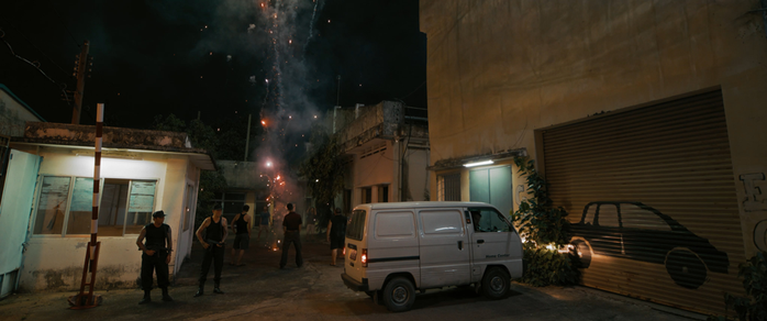 Phim Việt cạnh tranh doanh thu ph&ograve;ng v&eacute; với "bom tấn" - Ảnh 1.