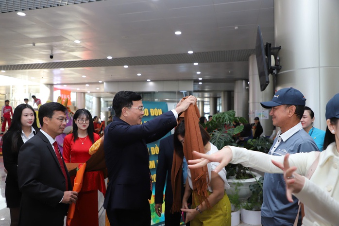 Lâm Đồng, Gia Lai đón du khách "xông đất" đầu năm 2026 - Ảnh 3.