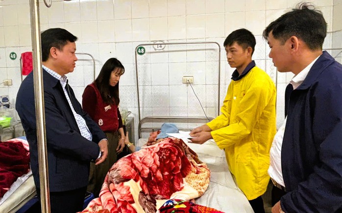 Chị d&acirc;u bị em rể ch&eacute;m trọng thương trong thảm &aacute;n 3 người chết đ&atilde; qua cơn nguy kịch - Ảnh 1.