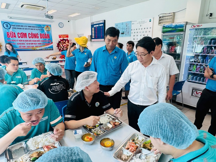 C&ocirc;ng đo&agrave;n x&atilde; B&igrave;nh Mỹ chi hơn 1,3 tỉ đồng chăm lo đo&agrave;n vi&ecirc;n - Ảnh 2.