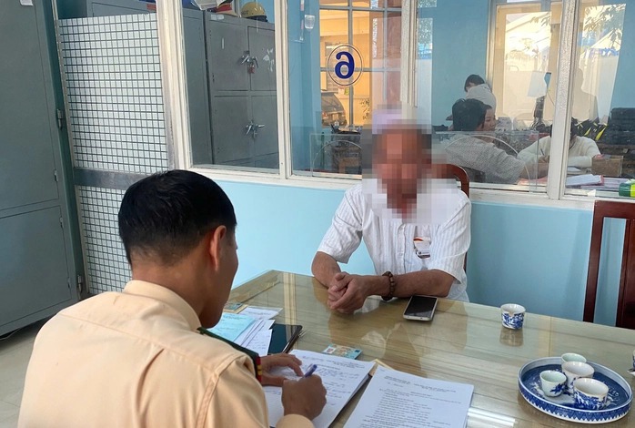 Vụ "chuyến xe b&atilde;o t&aacute;p" ở Đồng Th&aacute;p: Một c&aacute;i gương kh&ocirc;ng thể đổi bằng mạng người - Ảnh 2.