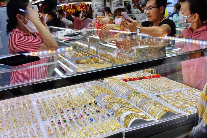 Gi&aacute; v&agrave;ng h&ocirc;m nay 11 - 1 tăng mạnh: Dự b&aacute;o tiếp tục đi l&ecirc;n - Ảnh 2.