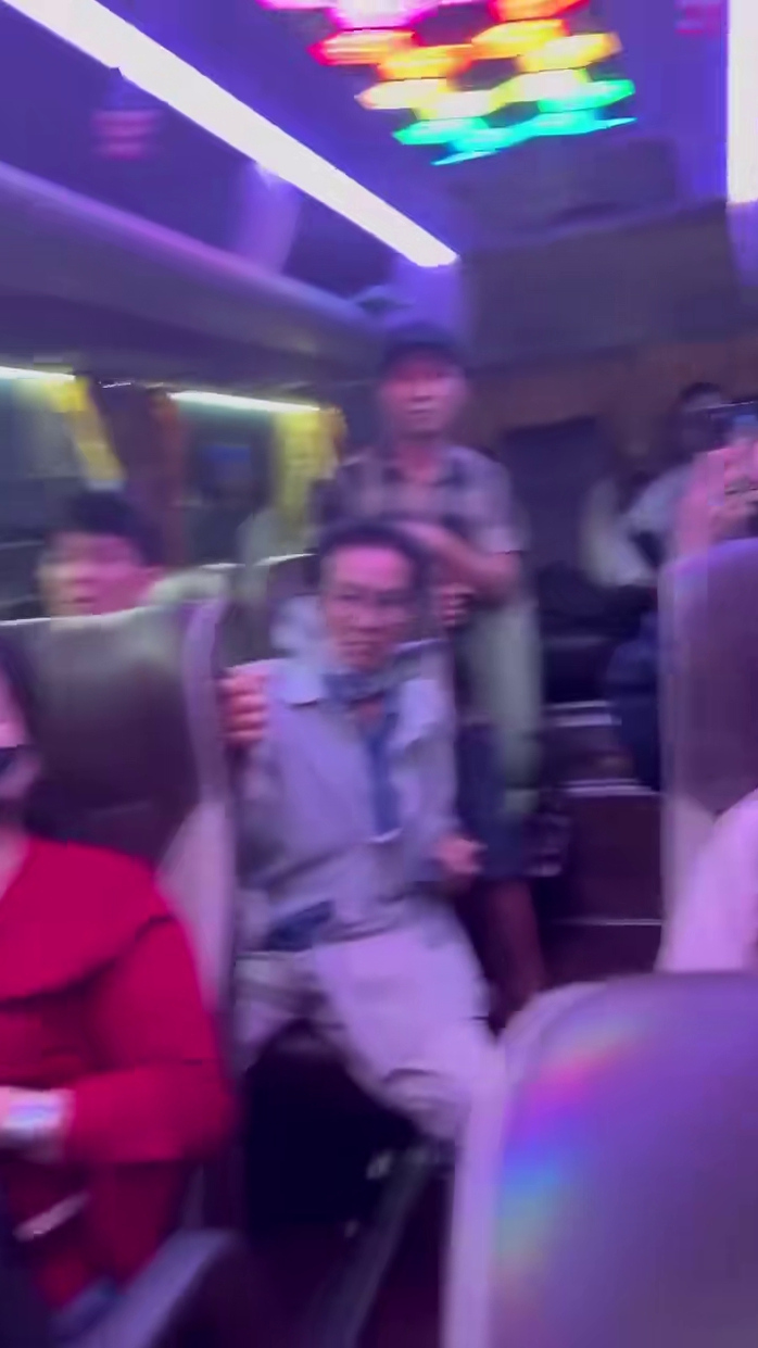 Vụ "chuyến xe b&atilde;o t&aacute;p" ở Đồng Th&aacute;p: Một c&aacute;i gương kh&ocirc;ng thể đổi bằng mạng người - Ảnh 1.