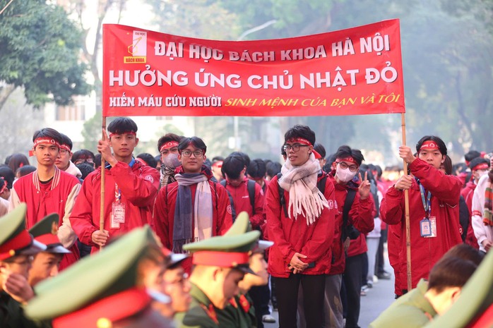 Điều đặc biệt trong Chủ nhật Đỏ tại Đại học B&aacute;ch khoa H&agrave; Nội - Ảnh 10.